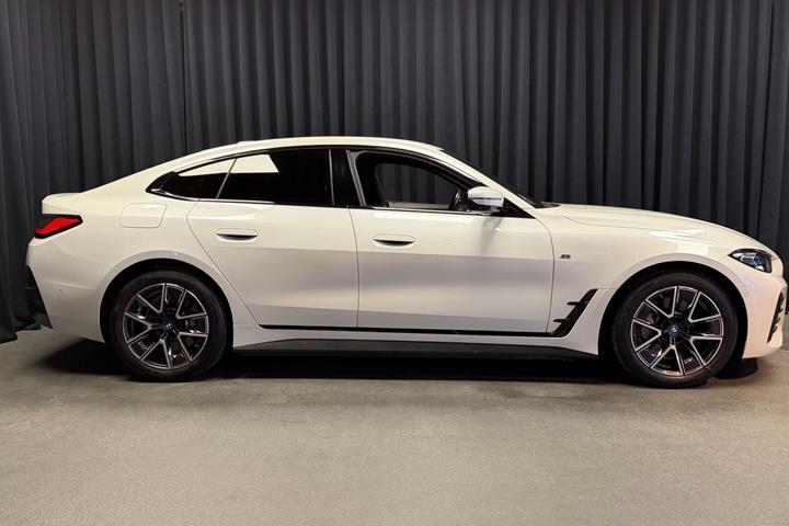 Hvid BMW i4 fra 2022