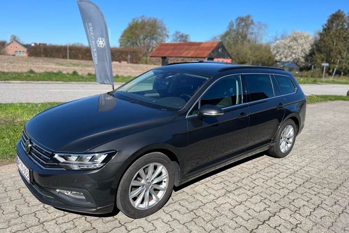 Sort VW Passat fra 2019