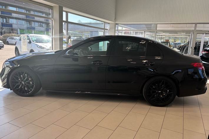 Sort Mercedes C200 fra 2021