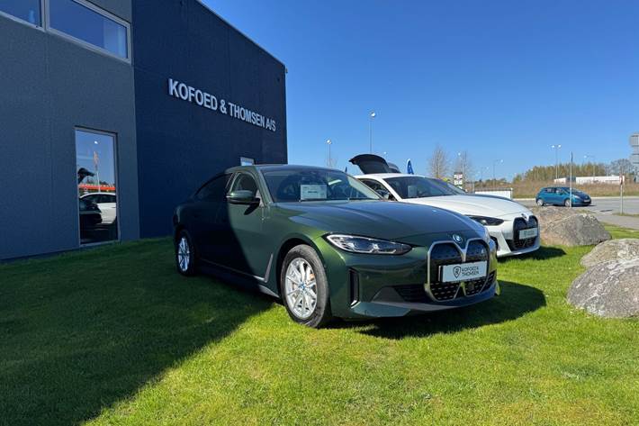 Grøn BMW i4 fra 2022