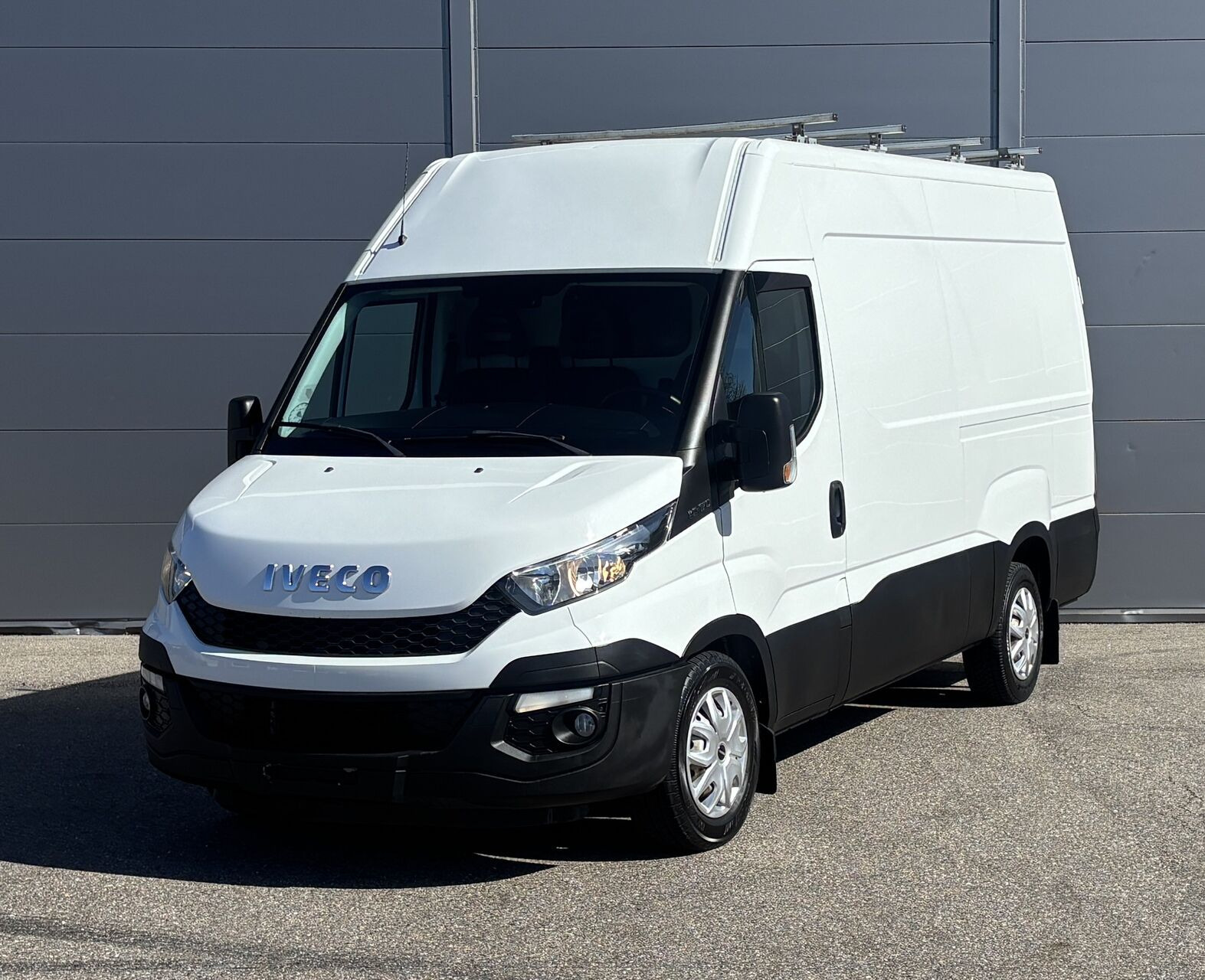 Hvid Iveco Daily fra 2016