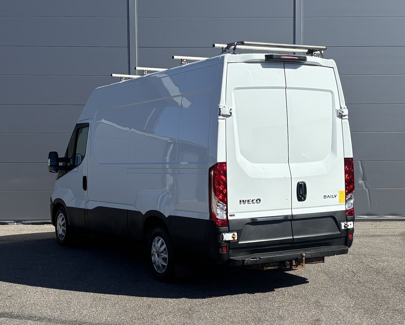 Hvid Iveco Daily fra 2016