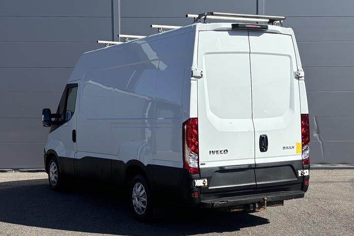 Hvid Iveco Daily fra 2016