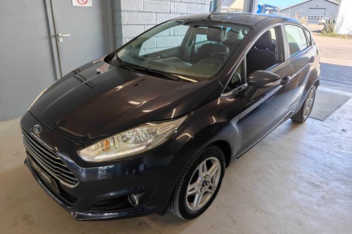 Gul Ford Fiesta fra 2013