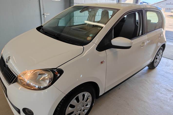 Gul Skoda Citigo fra 2014