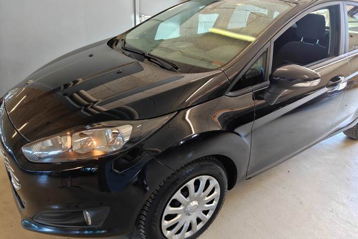 Gul Ford Fiesta fra 2014