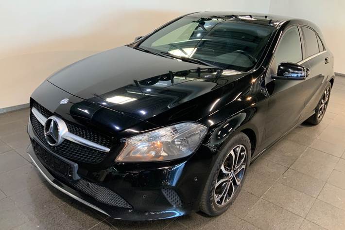 Sort Mercedes A200 d fra 2017 set udefra