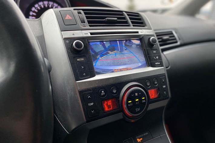 Sølv Toyota Verso fra 2015