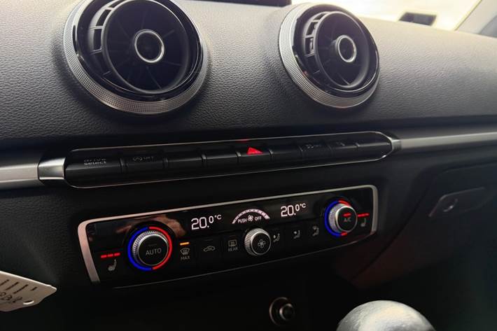 Hvid Audi A3 fra 2015