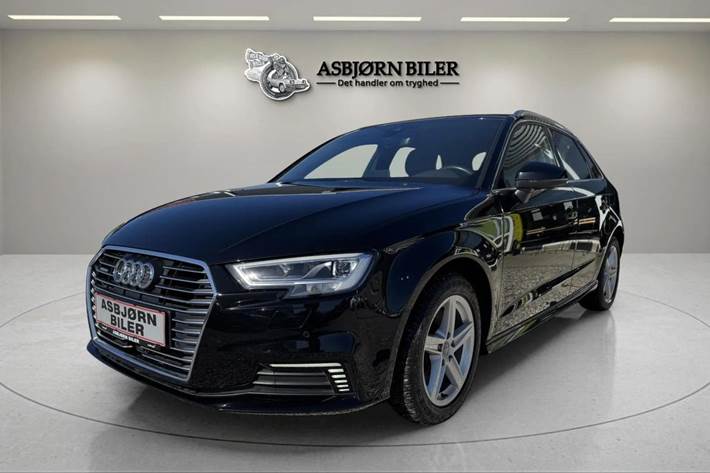 Sort Audi A3 fra 2020 set udefra