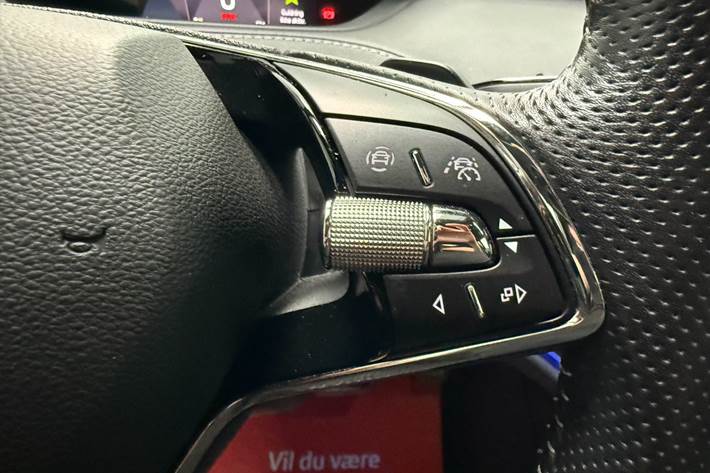 Blå Skoda Enyaq fra 2021