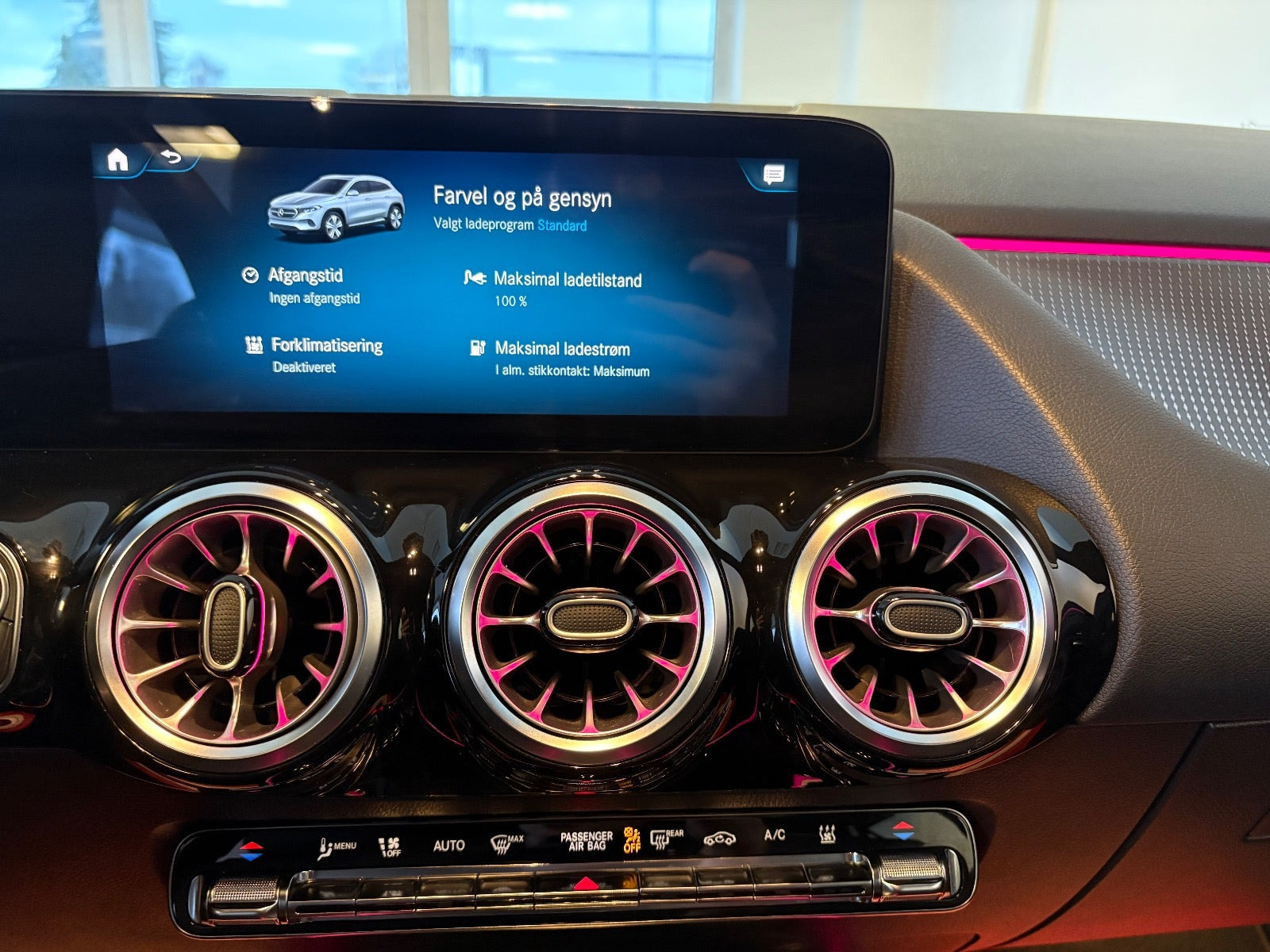 Grå Mercedes EQA250 fra 2021