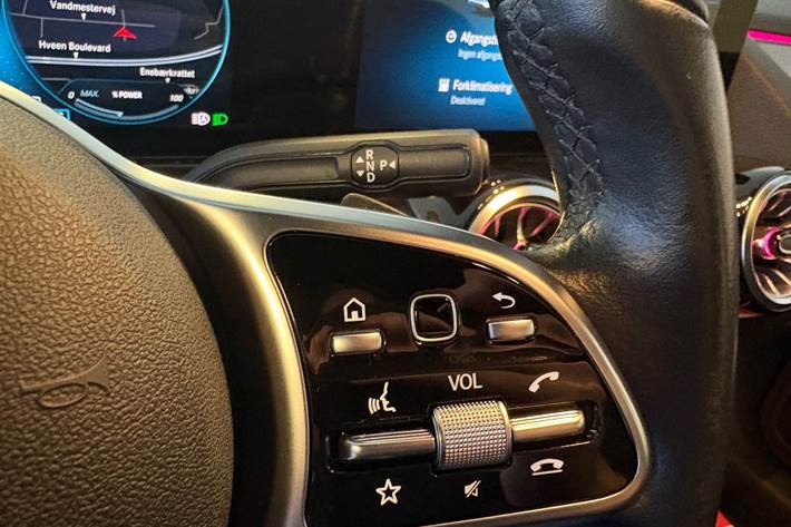 Grå Mercedes EQA250 fra 2021