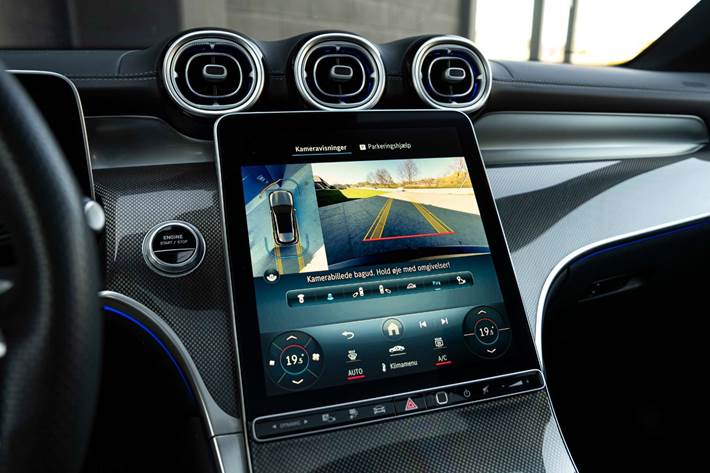 Sort Mercedes GLC300 e fra 2023