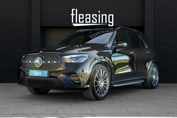 Sort Mercedes GLE350 de fra 2024 set udefra