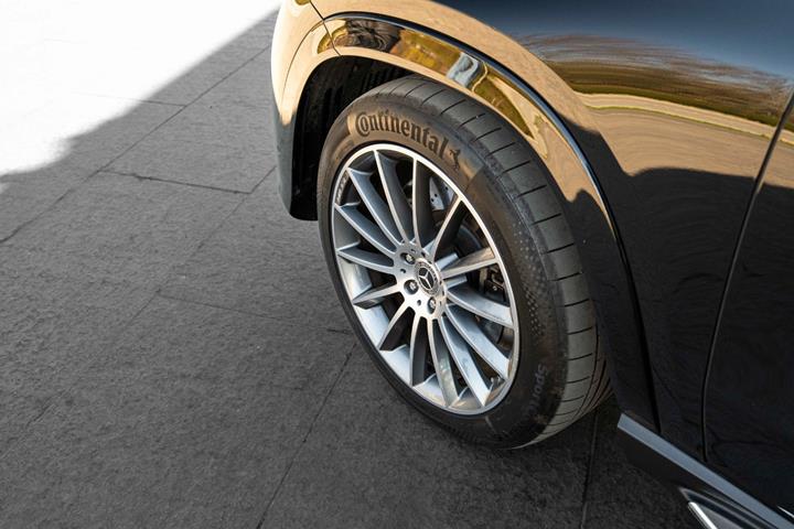 Sort Mercedes GLE350 de fra 2024