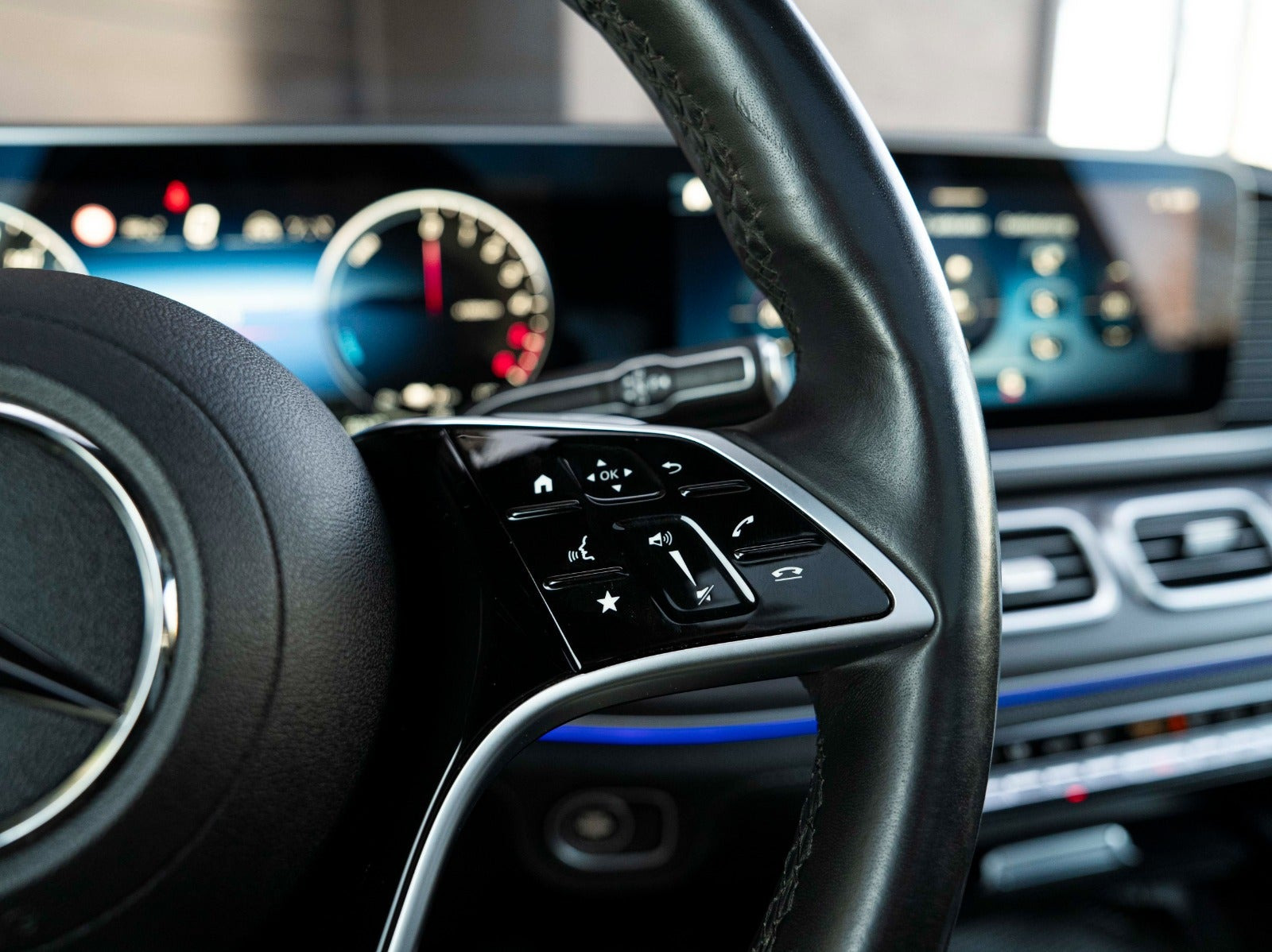 Sort Mercedes GLE350 de fra 2024