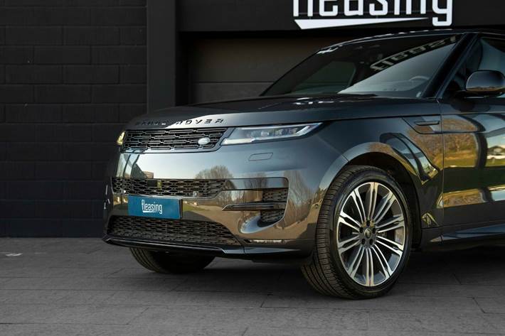 Grå Land Rover Range Rover sport fra 2023