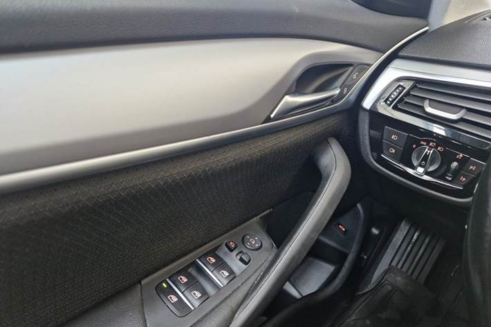 Sort BMW 520d fra 2019