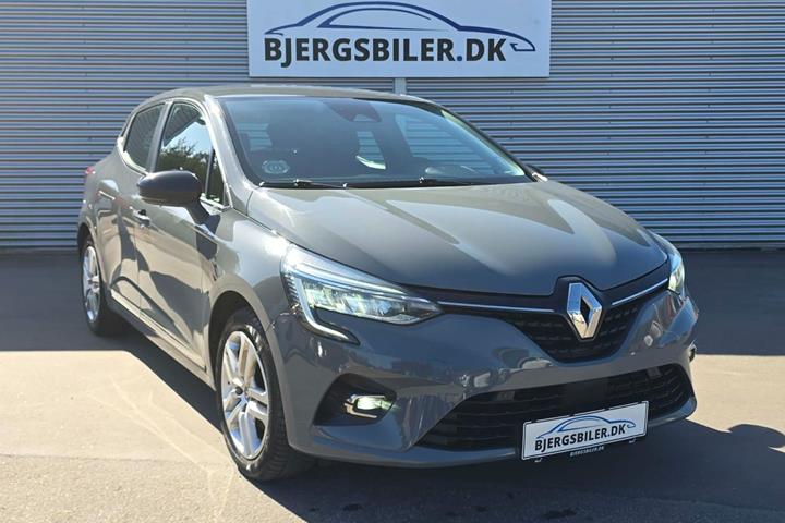 Grå Renault Clio V fra 2019 set udefra