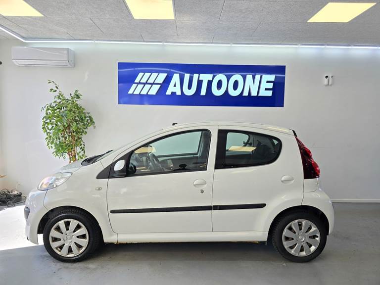 Peugeot 107 1,0 White