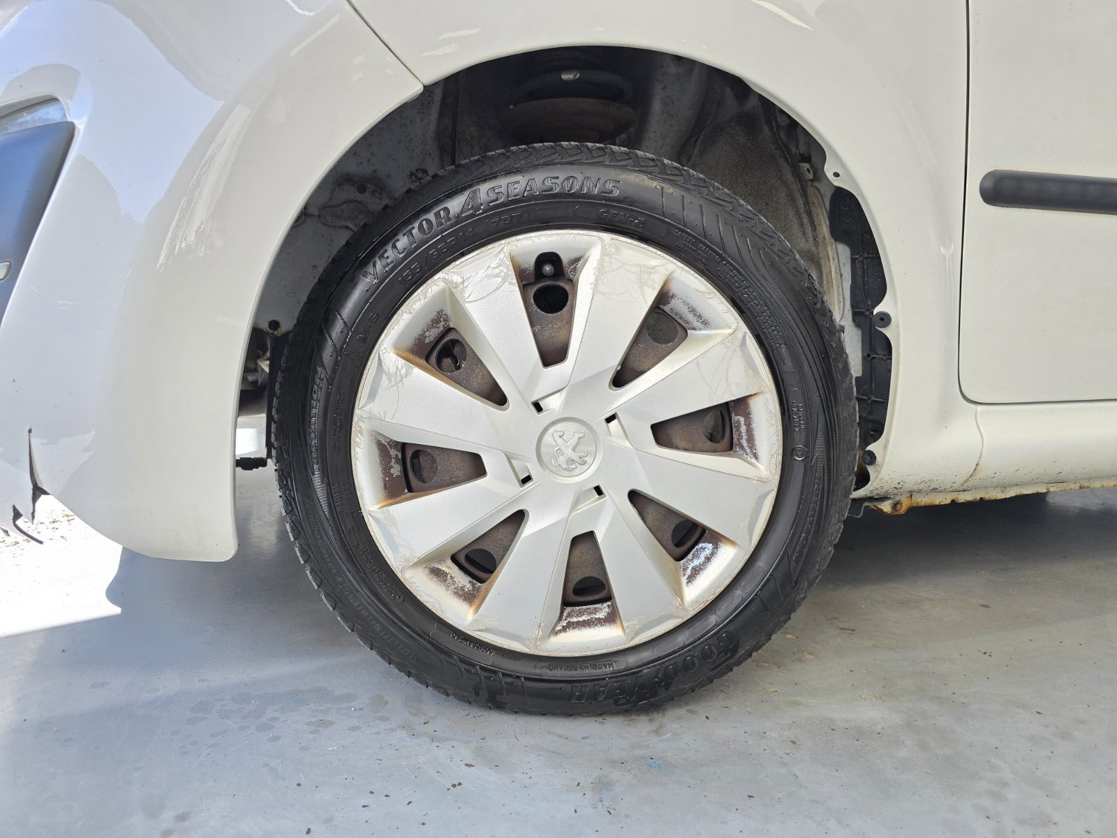 Hvid Peugeot 107 fra 2014