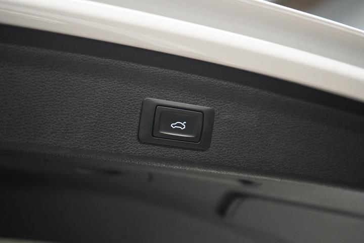 Hvid Audi Q3 fra 2020