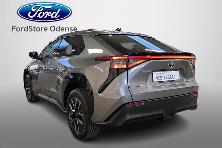 Grå Toyota BZ4X fra 2025