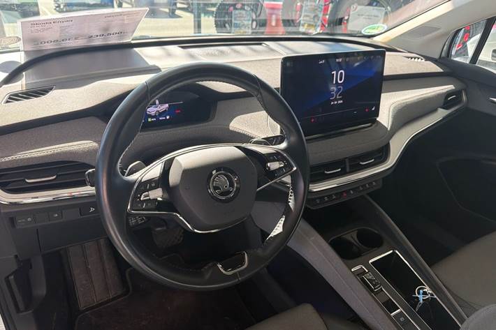 Hvid Skoda Enyaq fra 2023