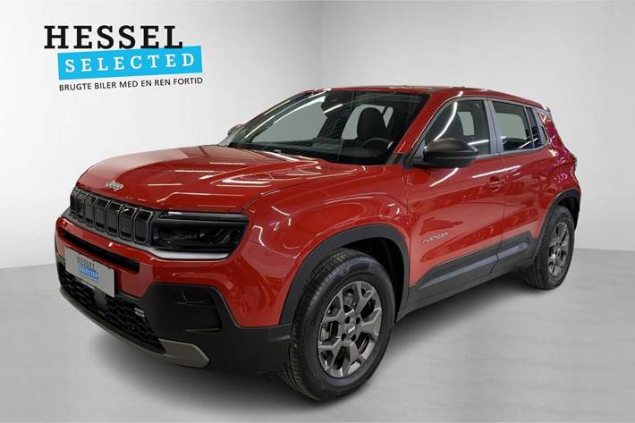 Rød Jeep Avenger fra 2023 set udefra