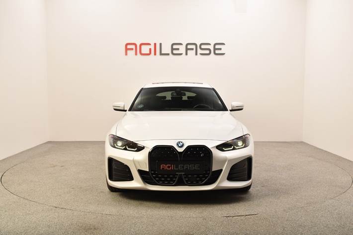 Hvid BMW i4 fra 2022