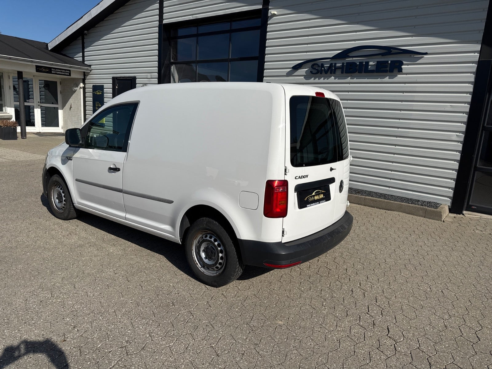 Hvid VW Caddy fra 2018
