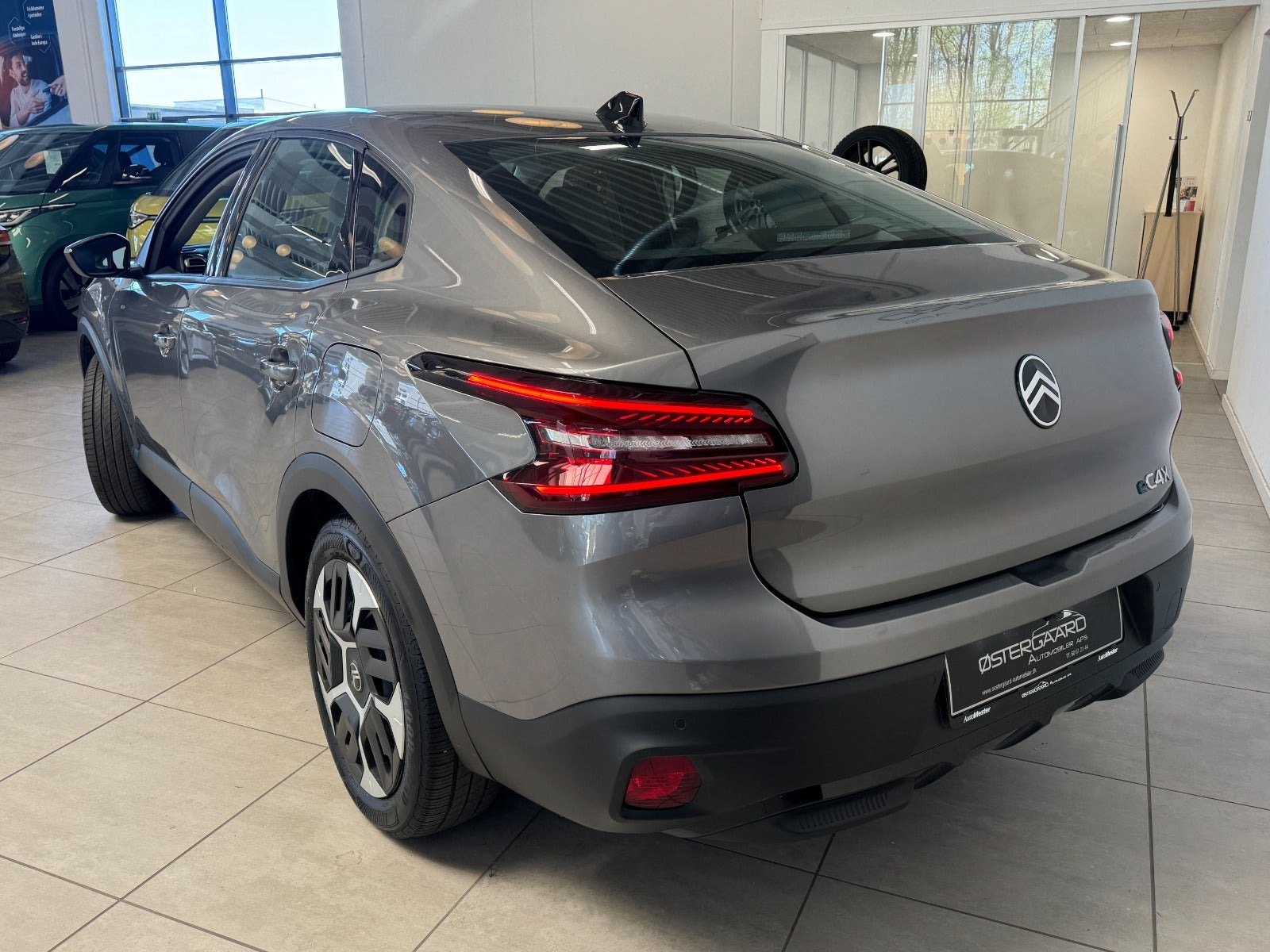 Grå Citroën ë-C4 X fra 2025