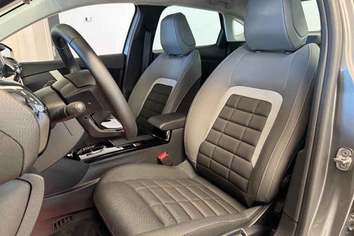Grå Citroën ë-C4 X fra 2025