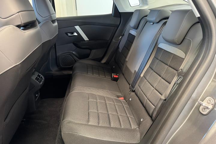 Grå Citroën ë-C4 X fra 2025