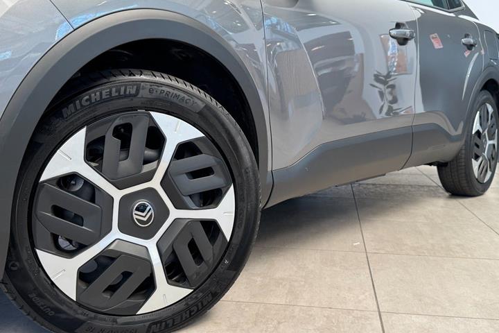 Grå Citroën ë-C4 X fra 2025