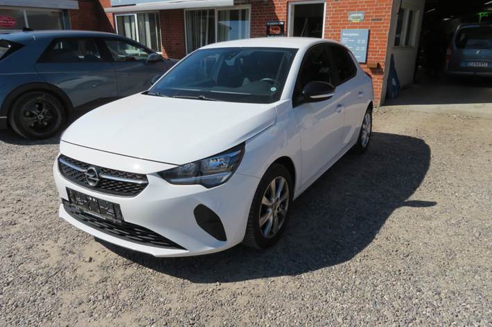 Hvid Opel Corsa fra 2021