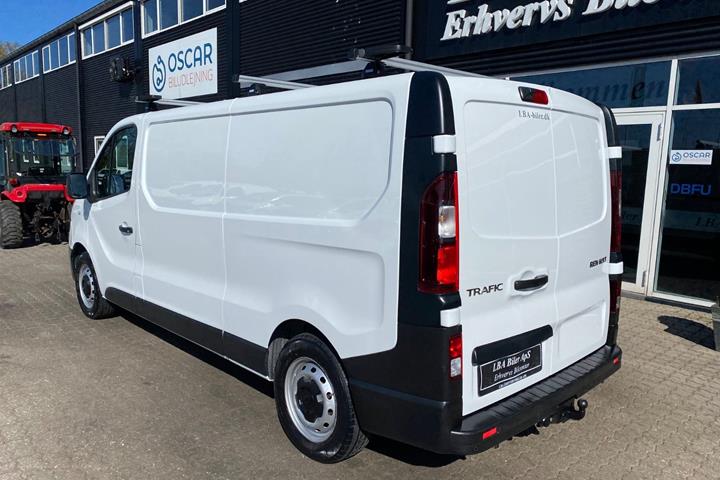 Hvid Renault Trafic T29 fra 2021