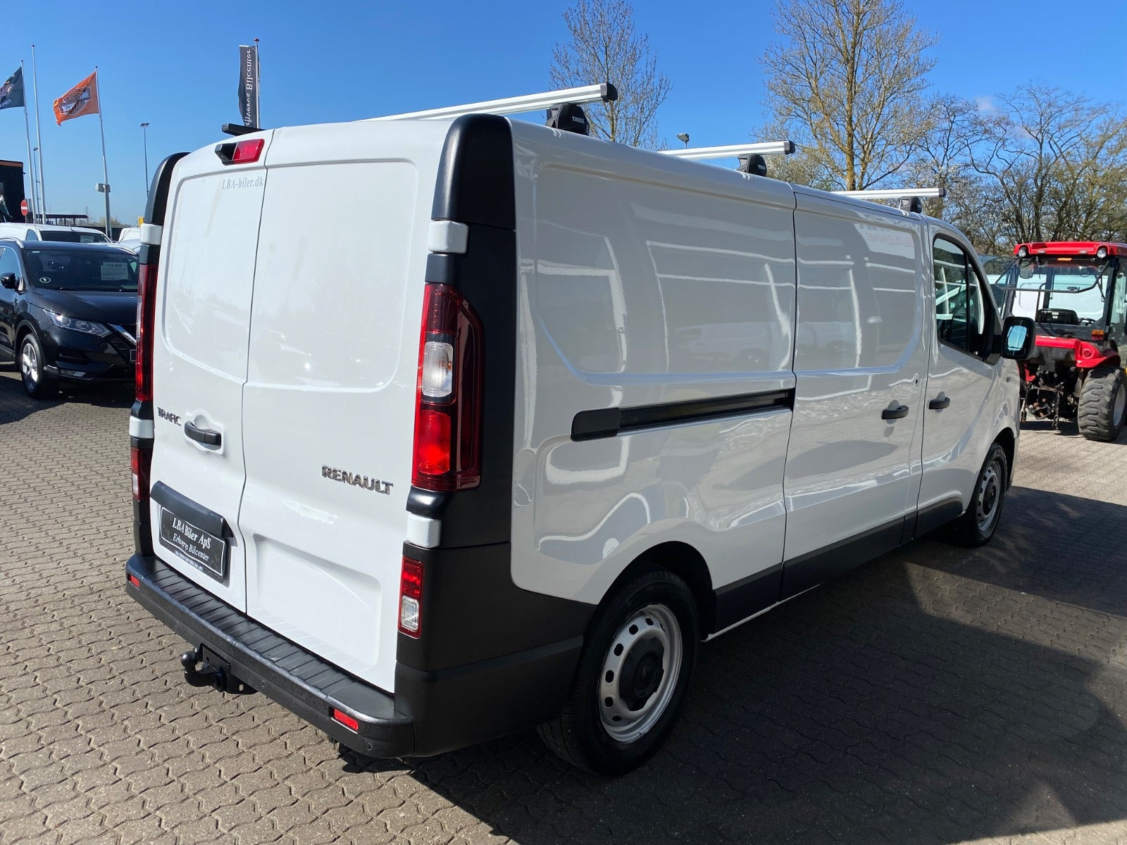 Hvid Renault Trafic T29 fra 2021