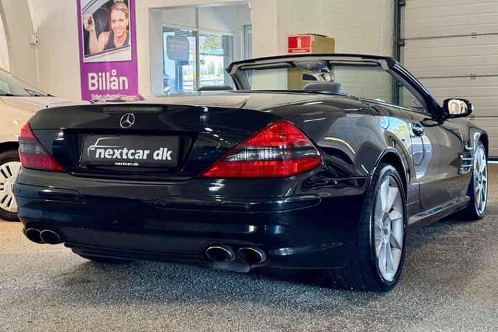 Sort Mercedes SL55 fra 2003 set udefra