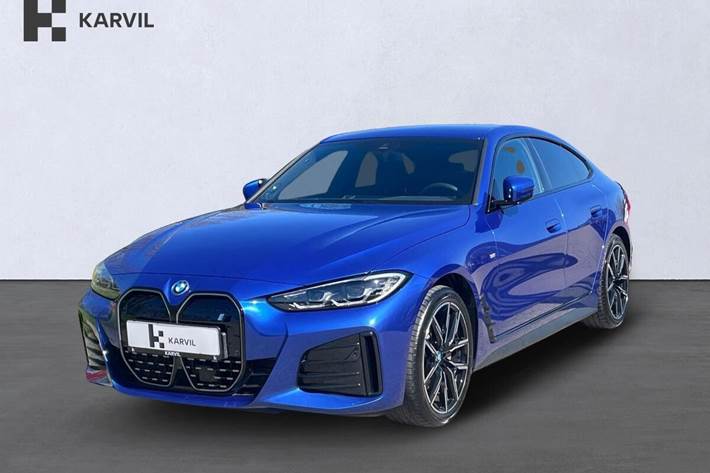Blå BMW i4 fra 2024