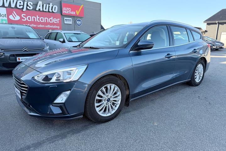 Blå Ford Focus fra 2019 set udefra