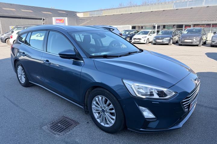 Blå Ford Focus fra 2019