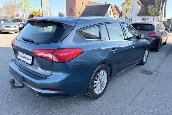 Blå Ford Focus fra 2019