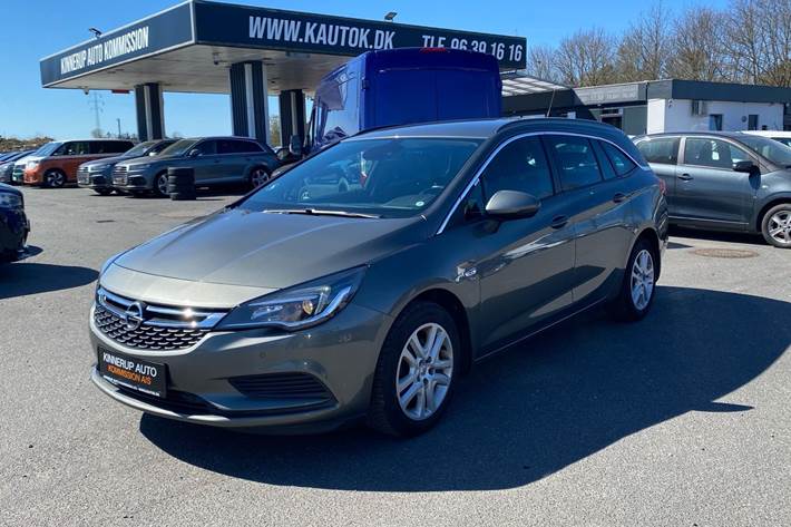 Grå Opel Astra fra 2019
