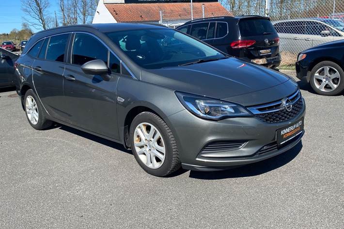 Grå Opel Astra fra 2019