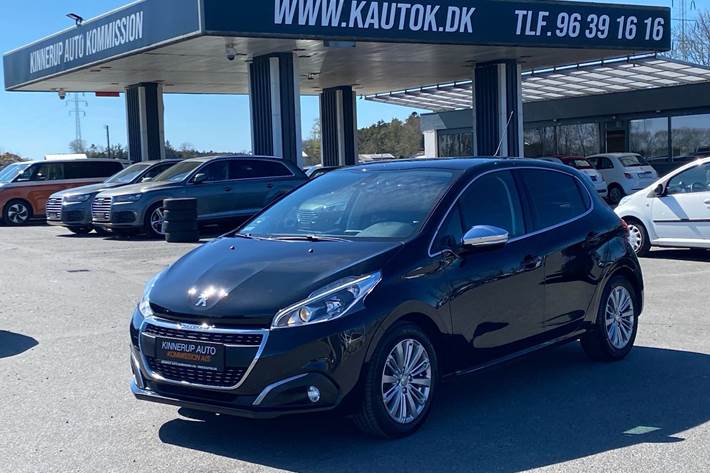 Sort Peugeot 208 fra 2018