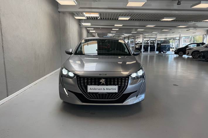 Grå Peugeot 208 fra 2021