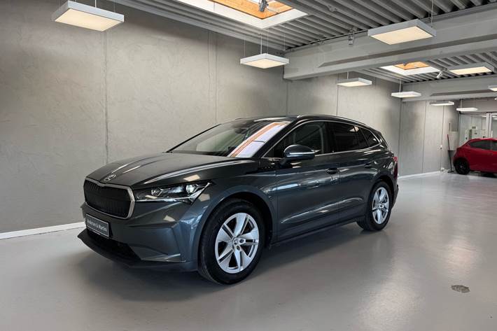 Grå Skoda Enyaq fra 2021