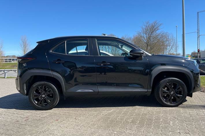 Sort Toyota Yaris Cross fra 2022